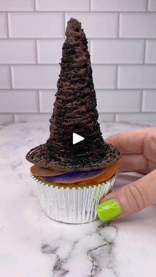 196K views · 2.9K reactions | Chocolate witches hats 🍫🧙🏼‍♀️No more soggy cones 💁🏼‍♀️🧙🏼‍♀️Wrap an ice cream cone in cling filmDrizzle over chocolate and add sprinkle sugarLet it set, flip over and repeatCarefully remove the cone and cling filmPipe the bottom of the hat onto parchment paper. Put the two pieces together and let them set.#cupcake #cakedecorating #cupcakehack #witch #cupcaketutorial #halloweentreats #cakedbyrach | Caked By Rach | Caked By Rach · Original audio Halloween Food Decorations, Witches Hats, Cupcake Tutorial, Cake Hacks, Amazing Food Art, Chocolate Candy Melts, Cupcake Designs, Cling Film, Halloween Desserts