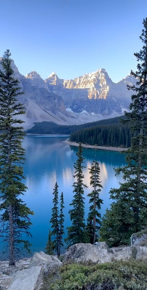 Image Nature, Landscape Photography Nature, Pretty Landscapes, Wallpaper For Your Phone, Banff National Park, Beautiful Scenery Nature, Alam Yang Indah, Beautiful Mountains, Beautiful Nature Pictures