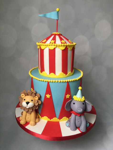 Circus Themed Birthday Cake, Circus Cake Ideas, Circus Smash Cake, Carnival Theme Cake, Carnival Birthday Cakes, Circus Birthday Cake, Circus Theme Cakes, Carnival Cake, Circus Cakes