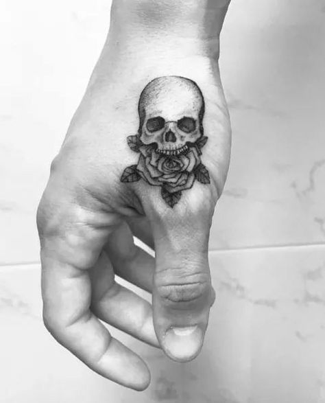 Skull Finger Tattoos, Full Hand Tattoo, Tattoo Son, Skull Hand Tattoo, Tattoo Filler, Hand And Finger Tattoos, Hand Tats, Muster Tattoos, Skull Tattoo Design