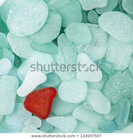 Unique red sea glass isolated on green sea glass background Red Bathroom Rugs, Sea Glass Window, Ocean Room Decor, Ocean Bathroom, Image Meme, Red Sea Glass, Ocean Home Decor, Ocean Room, Glass Background