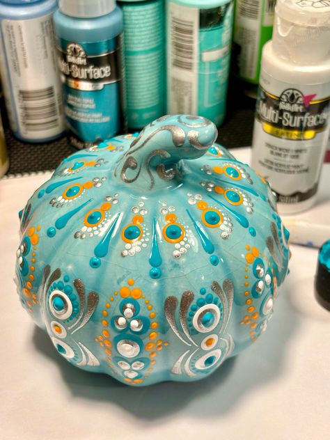 Award Winning Painted Pumpkins, Mandala Pumpkin Painting, Dotted Pumpkins, Mandala Pumpkin, Easy Pumpkin Decorating, Dot Painting Mandala, Pumpkins Painting, Mandala Paintings, Wine And Paint Night