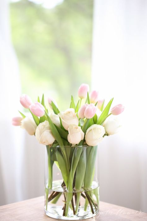 Tulips Arrangement, Julie Blanner, Simple Flower Design, Flower Arrangements Simple, Flower Arrangements Diy, White Tulips, Beautiful Centerpieces, Beautiful Flower Arrangements, Pink Petals