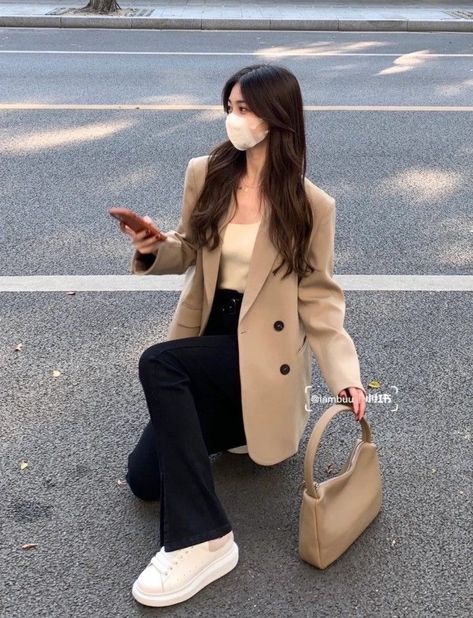 Elegant And Classy Outfits, Hangout Outfit, Suit Jacket For Women, Autumn Street, Mode Ulzzang, Brown Suit, Korean Outfit Street Styles, Suit Jackets For Women, Korean Casual Outfits