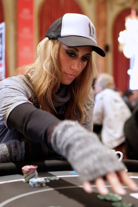 Vanessa Rousso - #poker #meisje Vanessa Rousso, Wsop Poker, 2000s Women, Texas Hold Em, Poker Party, Poker Set, Lady Luck, Poker Night, Gambling Games