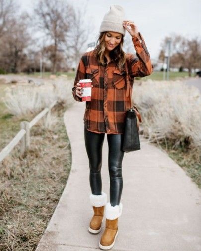 Fall Plaid Outfit Flannel Shirts, Flannel Outfits Leggings, Jasper Outfit, Winter Flannel Outfits, Leggings And Flannel Outfit, Chilly Outfits, Winter Street Fashion, Flannel And Leggings, Street Fashion Outfits