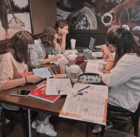 Studying Friends Aesthetic, Study Buddy Aesthetic, Group Study With Friends, Friends Studying Together, Vision Board Assignment, University Friends, College Vision Board, Writing Blog, Group Study