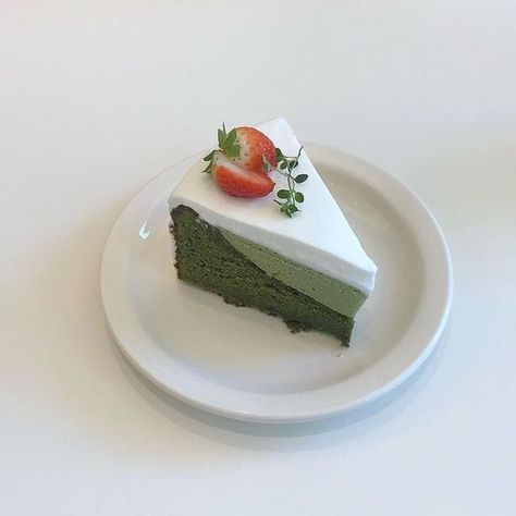 green aesthetic soft pastel korean japanese green tea green cake green clothing skincare flowers snacks matcha b e v e r l y Cake Matcha, Pretty Dessert, A Piece Of Cake, Piece Of Cake, Cute Desserts, Feb 8, Sweet Cakes, Puddings, Pretty Cakes