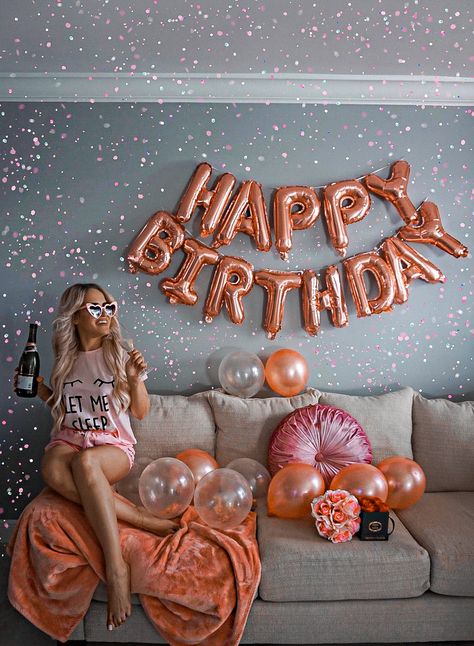 30th Birthday Bash, 32 Birthday, 21st Birthday Photoshoot, Cute Birthday Pictures, Birthday Ideas For Her, 29th Birthday, 35th Birthday, Instagram Lifestyle, Happy Birthday To Me