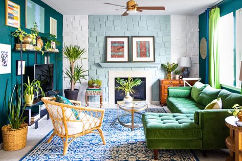 Teal Blue Living Room, Monochromatic Living Room, Blue Walls Living Room, Modern Boho Living Room, Sofa L, Room Refresh, Casas The Sims 4, Mid Century Modern Living Room, Living Room Green