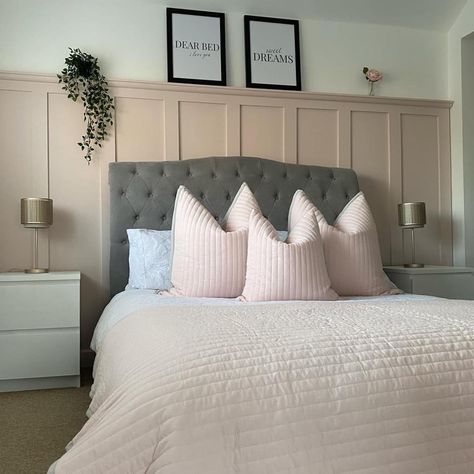 Pink Panelling Bedroom, Pink Panelling, Bedroom Decor Grey Pink, Bedroom Panelling, Paneling Ideas, Bedroom Built In Wardrobe, Grey Bedroom Decor, Neutral Bedroom Decor, Living Room Setup