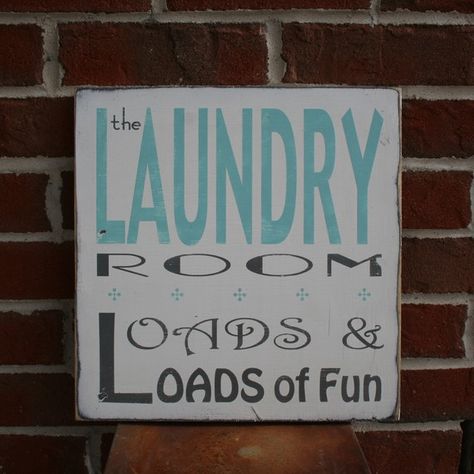 Distressed Signs, Laundry Room Inspiration, Laundry Room Signs, Laundry Signs, Homemade Diy, Laundry Mud Room, Cute Signs, Laundry Room Makeover, Laundry Rooms