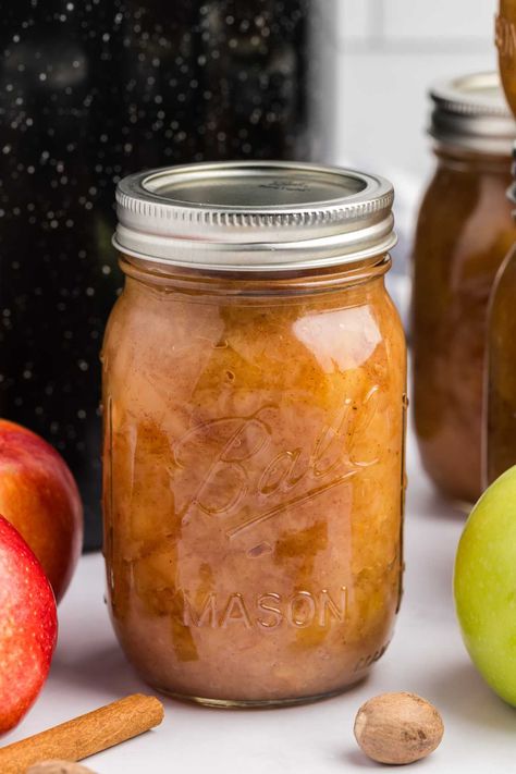 Applesauce For Canning, Waterbath Canning Recipes, Can Applesauce, Canning Applesauce, Canning Water, Canned Applesauce, Cozy Food, Canning Process, Canning Vegetables