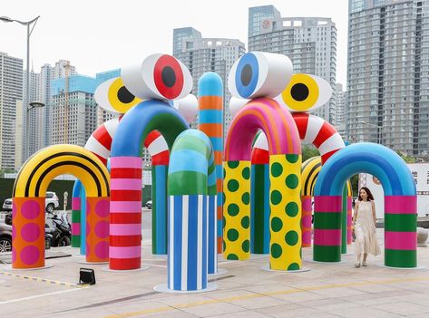 New installation up at Tianmei Plaza, Taiyuan 🌈 Thanks @rplus_production #craigandkarl #art #color #design #patterns #graphics… | Instagram Creative Installation, Colorful Art Installations, Exhibit Design Inspiration, Craig And Karl, Experiential Art, Joy Art, Immersive Art, Event Design Inspiration, Conference Design