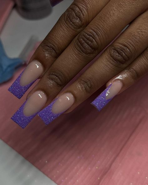 Purple Acrylic Nails Black Women, Dark Purple Nail Designs Prom, Purple Nails For Graduation, Graduation Nails Acrylic Purple, Dark Purple Glitter French Tip Nails, Light Purple Nails Short Square, Baddie Nails Acrylic Purple, Dark Purple Nail Inspo Acrylic, Purple Nails For Birthday