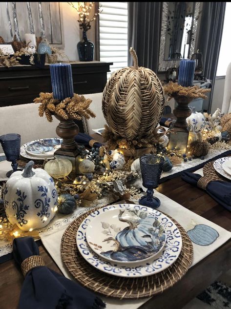 Blue Thanksgiving Table, Blue Thanksgiving, Dinning Room Sets, Thanksgiving Dinner Table, Beautiful Tablescapes, Dinner Table Decor, Fall Thanksgiving Decor, Thanksgiving Table Settings, Fall Tablescapes