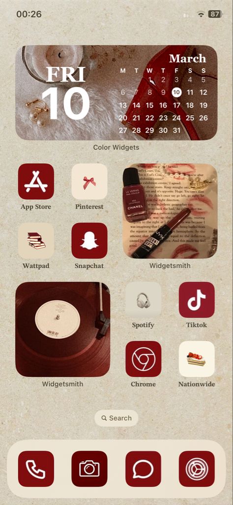 colour scheme red and beige, all pics used from pinterest :) Iphone Homescreen Customization, Red Png Beige Background, Red Ios Aesthetic, Red Iphone Home Screen Layout, Dark Red And Beige Wallpaper, Red And Beige Phone Theme, Home Screen Layout Iphone Aesthetic Red, Red And Cream Wallpaper Aesthetic, Red Beige Aesthetic Wallpaper