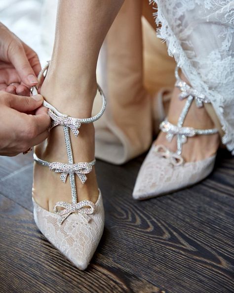 Rene Caovilla Bridal Shoes Sandals, Beautiful Wedding Shoes, Country Shoes, Wedding Boots, Jeweled Sandals, Wedding Accessories Jewelry, Bridal Fashion Week, Wedding Dress Trends, Rene Caovilla