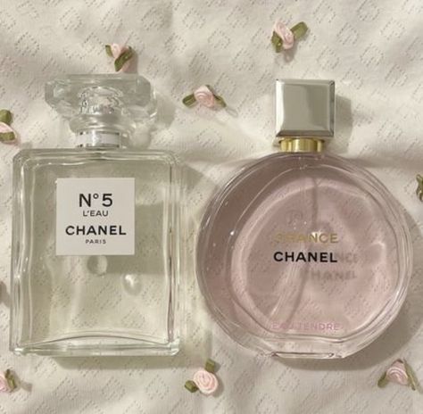 Chanel Chance, Dior Pink, Chanel Pink, Smells Good, Chanel Perfume, Perfume Lover, Cosmetics Bag, Coco Chanel, Pretty In Pink