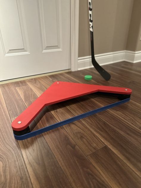 Cottage Coach - Hockey Rebounder Hockey Rebounder Diy, Diy Hockey Training, Hockey Coach Gift Ideas, Hockey Stick Crafts, Hockey Awards, Backyard Ice Rink, Backyard Rink, Hockey Diy, Pond Hockey