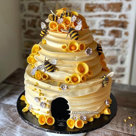 Honey Bee Cake, Bee Cake, Icing Techniques, Bee Cakes, 1st Birthday Cakes, Fourth Birthday, Cake Decorating Techniques, Creative Cakes, Themed Cakes