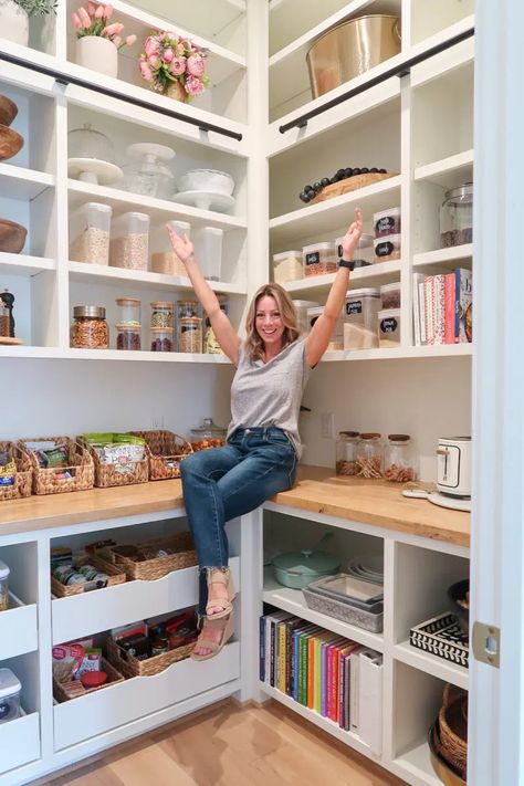 Scullery Pantry, Walk In Pantry Ideas, Pantry Closet Design, Kitchen Pantry Organization, Pantry Layout, Open Pantry, Dream Pantry, House Pantry, Pantry Inspiration