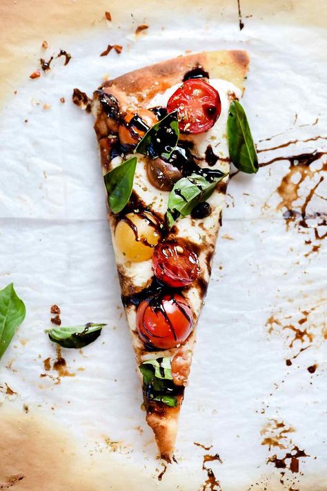 Mozzarella and Tomato Caprese Flatbread | foodiecrush.com #flatbread #pizza #tomato #mozzarella #appetizer #recipes #dinner Tomato Mozzarella Appetizer, Caprese Flatbread, Margherita Flatbread, Mozzarella And Tomato, Tomato Caprese, Caprese Recipes, Flat Breads, Foodie Crush, Tomato Mozzarella