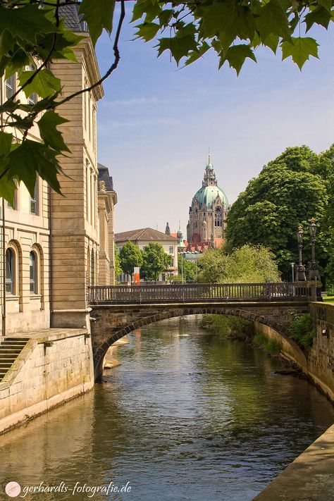 New Town Hall Hannover and Leine Palace Bridge, Germany, Gerhardts fotografie Göttingen Hanoverian Kings, European Bucket List, City Landscape, New Town, Town Hall, Urban Area, Germany Travel, Travel Around The World, Travel Around