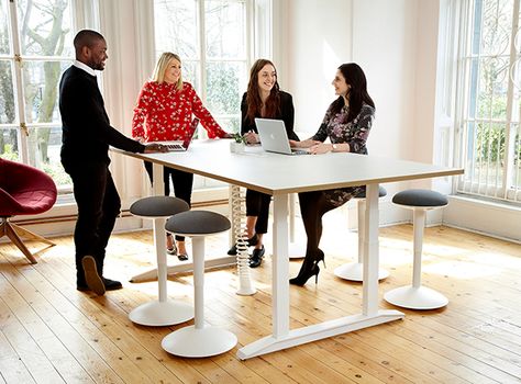 Jot-Up Meet sit/stand office meeting table with power and data, easy access up/down switch and height adjustment range of 610mm - 1260mm. Botanical House, Office Revamp, Meeting Room Furniture, Office Table And Chairs, Collaborative Furniture, Standing Office, Adjustable Desks, Showroom Ideas, Innovation Hub