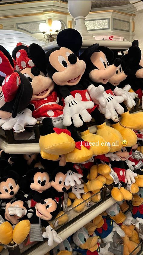 Disneyland Shop, Hk Disneyland, All Black Party, Disney Photo Ideas, Bunny Cartoon, Disney Paris, Mickey Mouse And Minnie Mouse, Teddy Bear Gifts, Mouse Cartoon