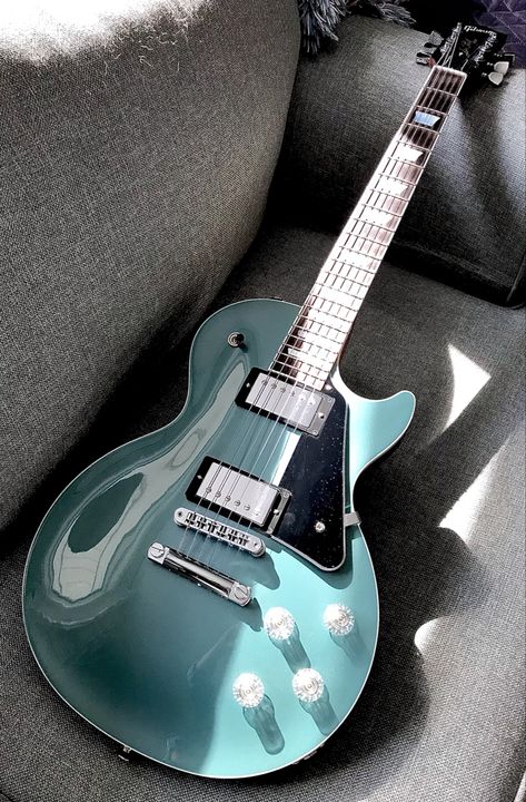 Electric Guitar Colors, Gray Electric Guitar, Blue Electric Guitar, Electro Acoustic Guitar, Electric Guitar Design, Guitar Obsession, Custom Electric Guitars, Cool Electric Guitars, Gibson Guitars