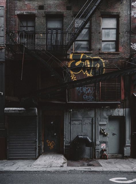 Downtown Manhattan, Fire Escape, Scenery Pictures, Dark City, Beach House Style, Urban Environment, City Aesthetic, Urban Photography, Urban Landscape