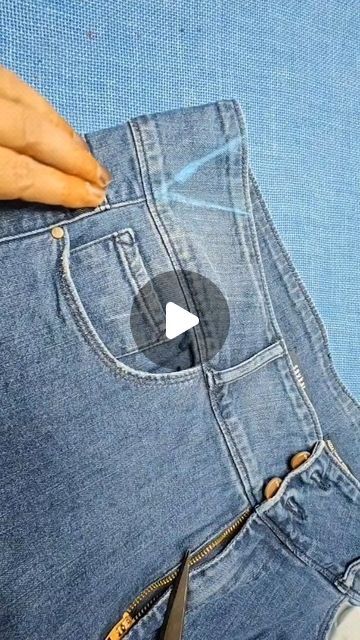 How To Fix Loose Jeans, How To Fix Loose Jeans Waist, Fix Loose Jeans, How To Fix Jeans That Are Too Big Fit, Loose Jeans Hacks, Jeans Hacks, Loose Jeans, Clothing Hacks, Sewing Techniques