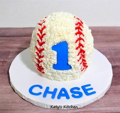 Katy's Kitchen: Baseball Smash Cake Baseball Smash Cake, Minecraft Bakery, Real Minecraft, Baseball Birthday Cakes, Minecraft Cakes, Cake Minecraft, Minecraft Bee, Baseball Theme Birthday, Smash Cake Outfit