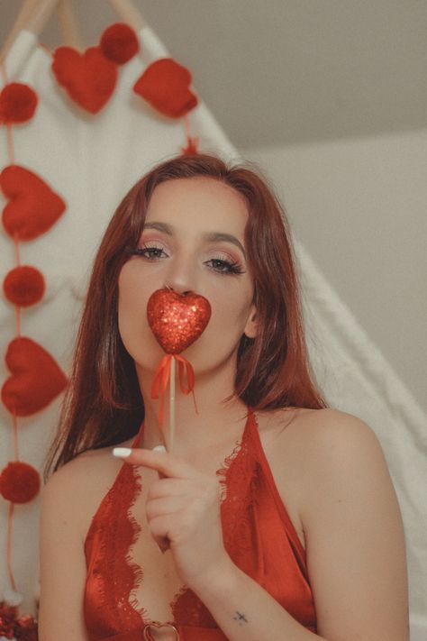 Valentine’s Day Bouidor, Valentine Photography Ideas Women, Valentine Shoot Ideas Photoshoot Couple, Valentines Bodouir Photo Shoot, Valentines Day Photoshoot Ideas Couple, Single Valentines Day Photoshoot, Valentines Day Poses, Valentine’s Day Photo Shoot, At Home Valentines Photo Shoot