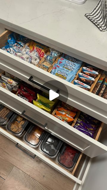 Catherine Benson on Instagram: "Nothin but snacks!! I have a house full of kids this weekend & if I hear “there is nothing to eat in the house”…l’m droppin bodies! 😎😆 #asmr #restock #snackdrawer #pantryrestock #snackrestock #momlife #organizedhome #fridgerestock" Snacks Organization Ideas, Snack Cabinet Organization, Snack Drawer Ideas, Office Snack Station Ideas, Bedroom Snack Station, Snack Station Ideas, Snack Drawer Organization, Snack Organization Ideas, Snack Bar Ideas Home