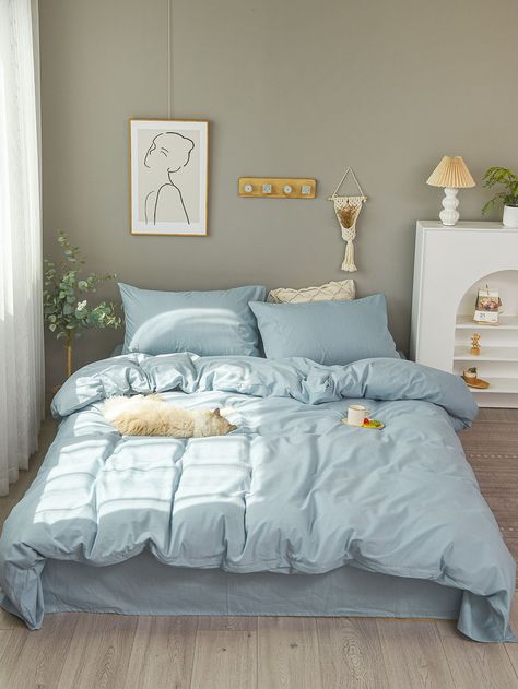 Blue Bedroom Set Ideas, Blue Bedroom Aesthetic Pastel, Blue Dorm Room Aesthetic Vintage, Plain Bedding Sets, Blue Bedroom Accessories, Pastel Blue Bedding, Baby Blue Bed Sheets, Light Blue And White Bedroom Aesthetic, Cornflower Blue Bedding