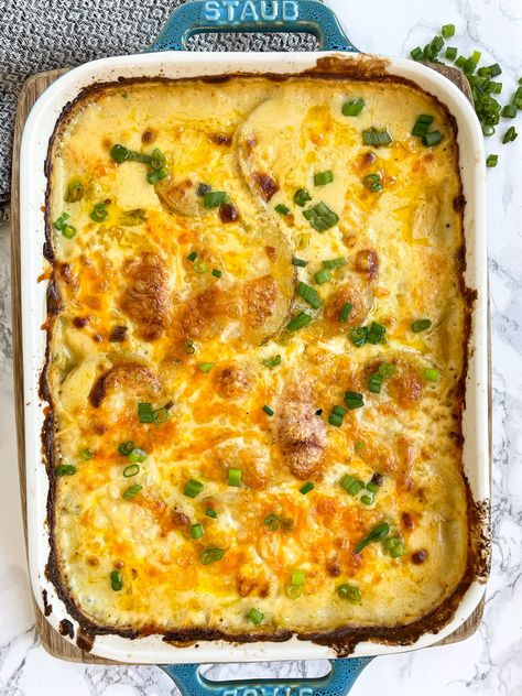 Potato and Brussels Sprouts Gratin | Delicious and Cheesy Side Dishes Air Fryer, Brussel Sprouts Au Gratin, Baked Brussel Sprouts, Brussels Sprouts Gratin, Spinach And Bacon, Shredded Brussel Sprouts, Winter Dishes, Potatoes Au Gratin, Vegetable Casserole