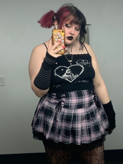 Plus Size Femboy, Cute Alt Outfits Plus Size, Alt Clothes Plus Size, Plus Sized Alternative, Egirl Outfits Plus Size, Chubby Goth Girl, Alternative Girl, Y2k Goth Outfits Plus Size, Kawaii Alternative Fashion