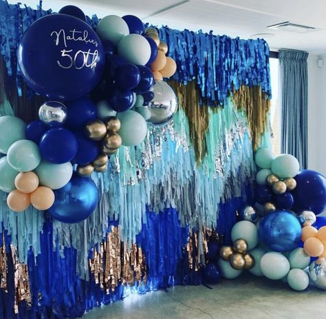 Tropical Party Theme Ideas, Backdrop Balloons, Balloons Galore, Deco Ballon, Fringe Backdrops, Birthday Balloon Decorations, Creative Valentines, Diy Valentines Crafts, Balloon Backdrop