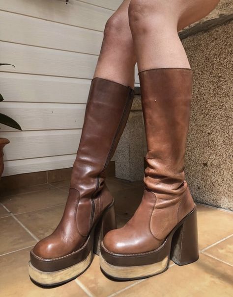 Chunky Brown Boots, Shoe Wishlist, Funky Shoes, Shoe Inspo, Aesthetic Shoes, 70s Style, Swag Shoes, Hippie Outfits, Shoe Closet