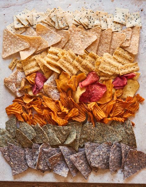 The Best Healthy Veggie Chips to Buy -Look for: Sodium: ≤150 mg Fiber: ≥2 g EatingWell.com Chips Aesthetic, Coffee Trends, Sweet Potato Varieties, Healthy Chips, Vegetable Chips, Chili Spices, Healthy Veggie, Honey Chipotle, Veggie Chips