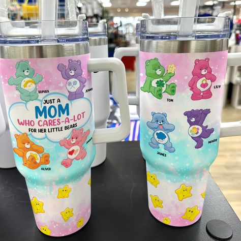 Personalized tumblers: Gifts for mom or showcasing your style. Design your unique cup for special drinks, perfect for any occasion. Gift Quotes: Just A Mom Who Cares A Lot For Her Little Bears About Tumbler Cups: Material of Stainless Steel Tumblers: SUS 304 body and premium material lid. The only drink lid that uses the power of magnets to keep your water, beer, or favorite drink on lock. The double-wall insulated tumbler with a vacuum helps your drink keep its temperature from 3 to 4 hours Han Special Drinks, Cleaning Gift, Glitter Cups, Mom Tumbler, Gifts For Sports Fans, Personalized Gifts For Mom, Personalized Tumbler, Cute Cups, Gift Quotes