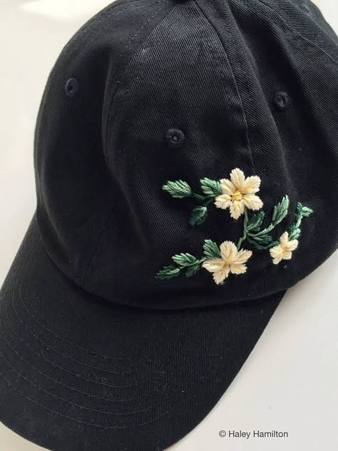 Bone Bordado, Botanical Embroidery, Embroidery Caps, Womens Hat, Online Art Classes, Floral Hat, Pola Sulam, Hat Embroidery, Embroidered Hat