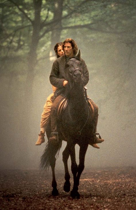 first knight - Lancelot/Guinevere  Saw this at a very tragic time in my life.  Cried through the whole entire thing.  Love, Betrayal, Cheating, Sacred Vows Lancelot And Guinevere, Julia Ormond, Roi Arthur, First Knight, Ingmar Bergman, Knight In Shining Armor, Richard Gere, Sean Connery, Movie Costumes