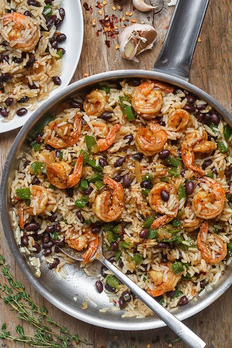 Spicy Jerk Shrimp, Rice and Black Beans – An easy, light dinner, with so much flavor and cooked all together in just one pan! Mexican Black Beans And Rice, Easy Light Dinner, Rice And Black Beans, Rice With Shrimp, Jerk Shrimp, Mexican Black Beans, Shrimp Rice, Black Beans And Rice, Black Bean Recipes