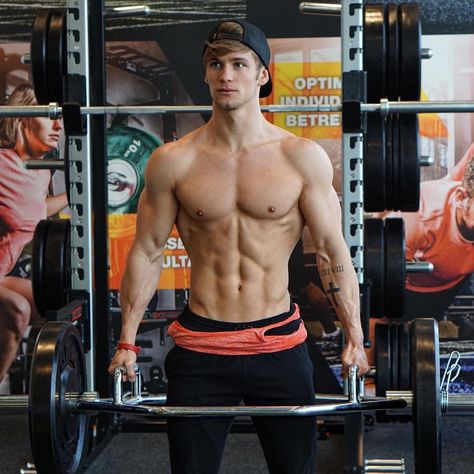 Man Gym Outfit, Muscle Guys, Gym Workouts For Men, Gym Guys, Bodybuilders Men, Gym Outfits, Ideal Man, Dear Future, Muscular Men