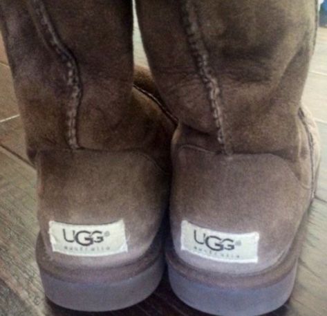 Goody Two Shoes Aesthetic, 2010 Autumn, 2000s Uggs Outfit, 2000s Brown Aesthetic, Autumn 2000s, Ugg Season, 2010 Autumn Aesthetic, 2010s Autumn Aesthetic, Brown 2000s Aesthetic