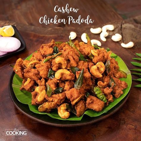 Chicken Pakora Recipe, Chicken Pakora, Pakora Recipe, Chicken Fry, Chicken Snacks, Spicy Snacks Recipes, Pakora Recipes, Cashew Chicken, Deep Frying