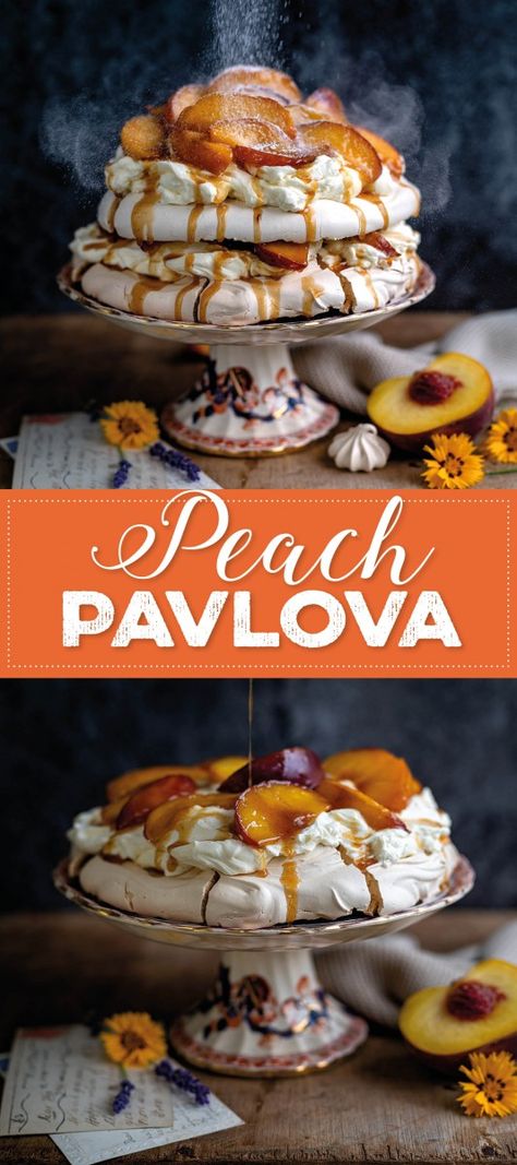 Peach pavlova Fall Pavlova, Peach Pavlova, Caramelised Peaches, Peach Meringue, Pavlova Easy, Pavlova Recipes, Peaches Dessert, Pavlova Toppings, Caramelized Peaches